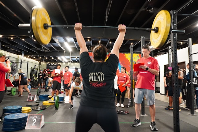 Les véritables détenteurs des records mondiaux en haltérophilie : découvrez leurs exploits