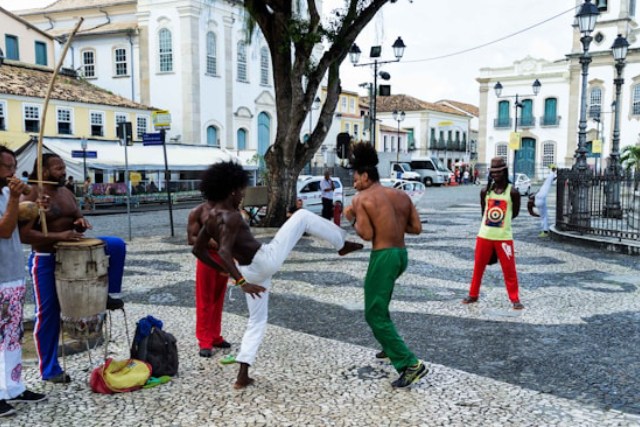 Capoeira : danse envoûtante ou art martial ancestral ?