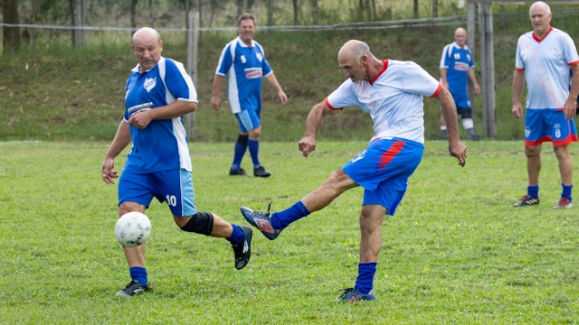Comment l’activité physique stimule l’estime de soi chez les seniors