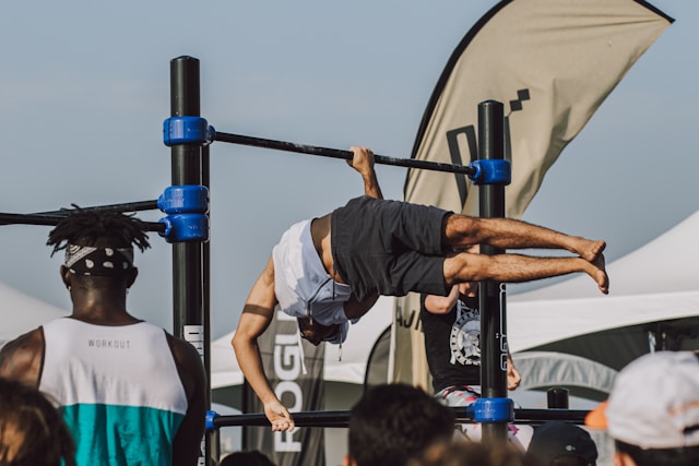 Comment intégrer efficacement la barre de traction à votre programme de musculation