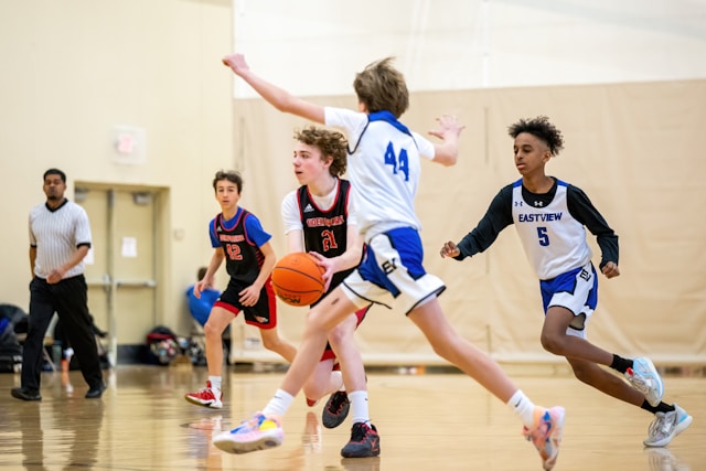 L’art du dribble : clé essentielle du basketball moderne