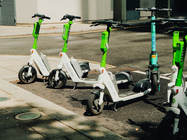 Trottinette électrique : le mode de transport urbain qui conquiert tous les cœurs !