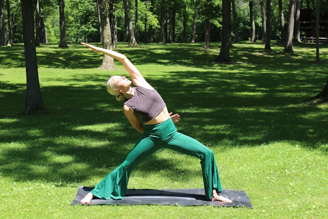 Yoga écoresponsable : harmonie naturelle entre bien-être et santé durable