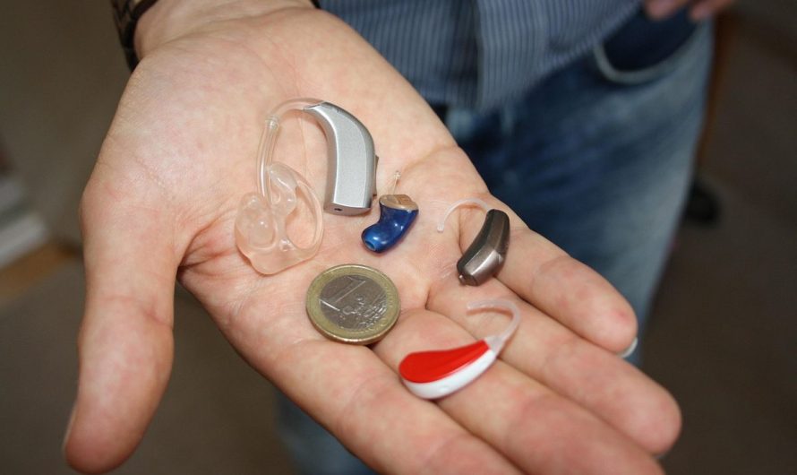 Appareil auditif quasi invisible : le sur-mesure discret